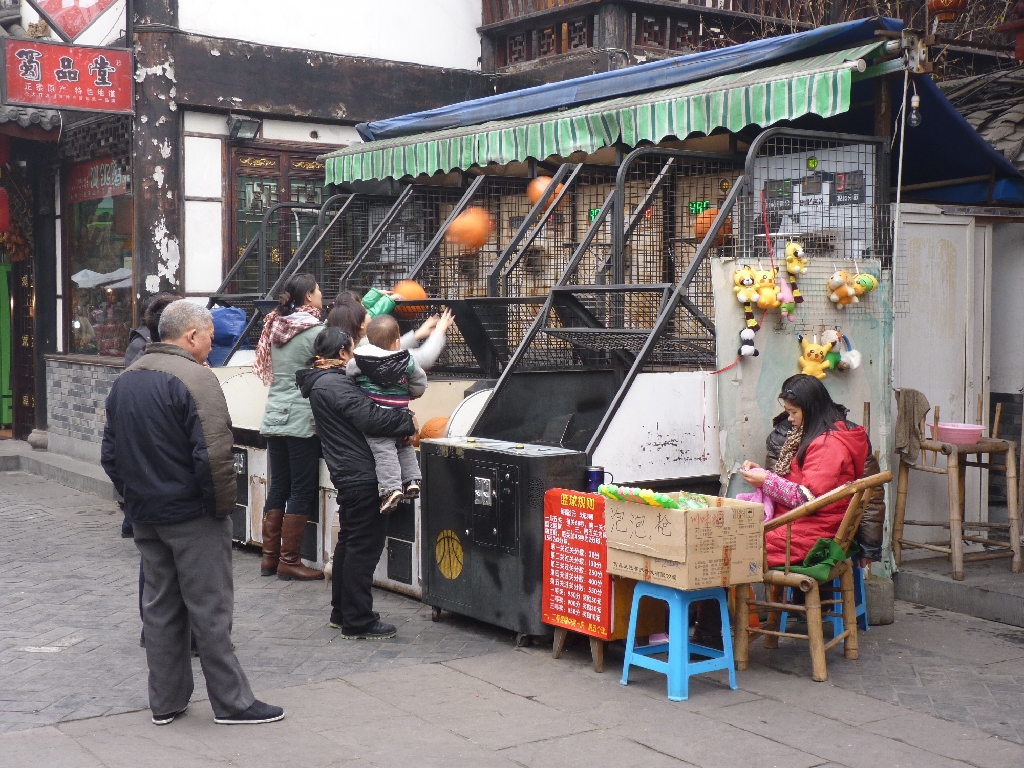 CHINE_2011 (413).JPG - Une petite fête foraine permanente